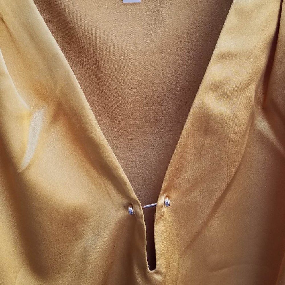 Anne Klein Gold Poly Blend Shell size Medium - Picture 7 of 10